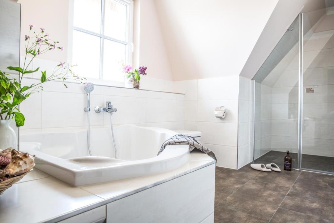 Haus Rose, Luxus-Ferienhaus In Fuhlendorf Fur 4 Personen Luaran gambar