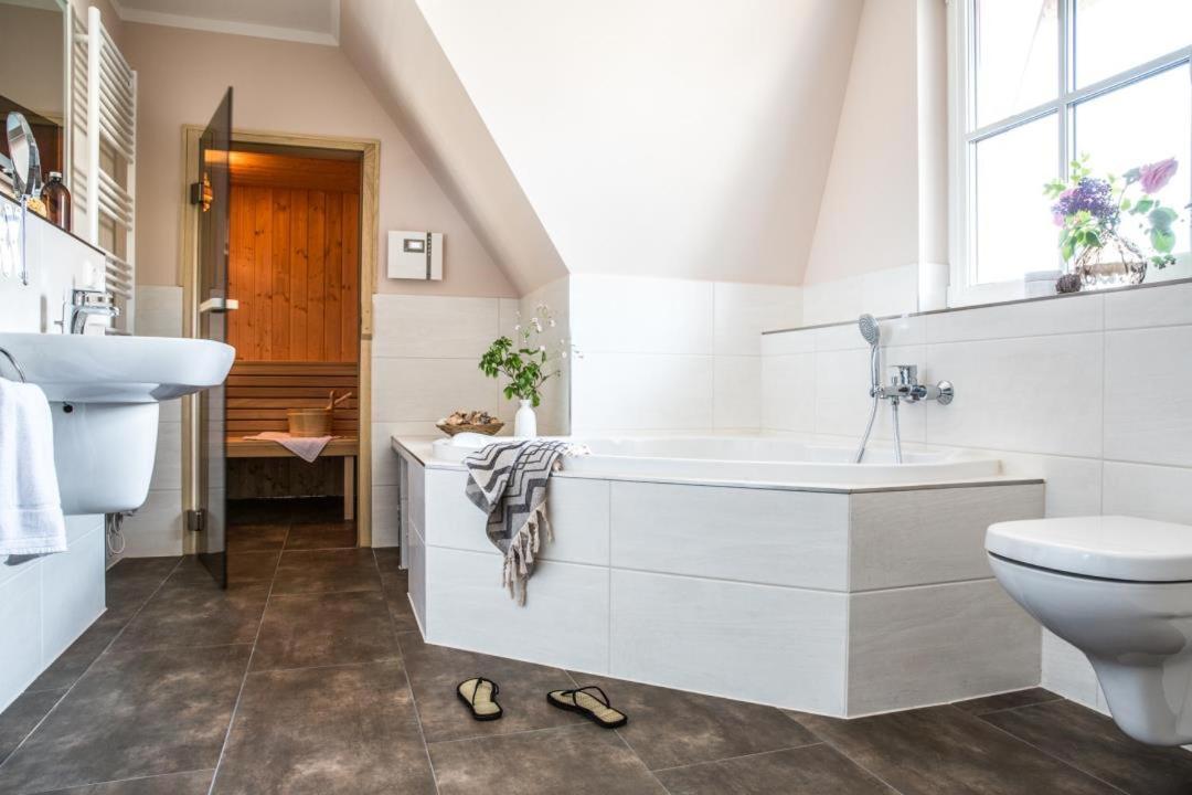 Haus Rose, Luxus-Ferienhaus In Fuhlendorf Fur 4 Personen Luaran gambar